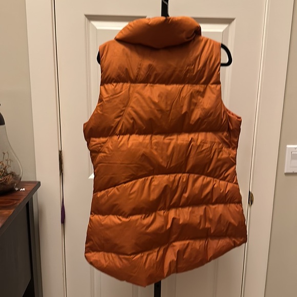 ATHLETA women’s Downtown Vest - Picture 11 of 17